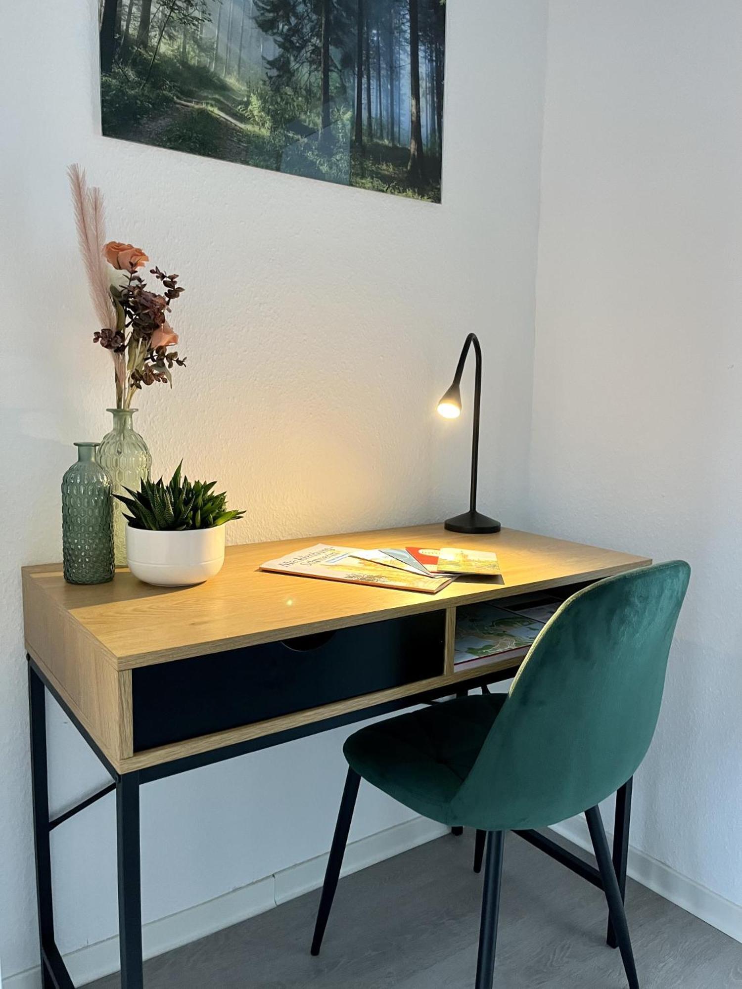 Endless: Studio Mit Netflix + Workstation Im Zentrum Schwerin  Exterior photo