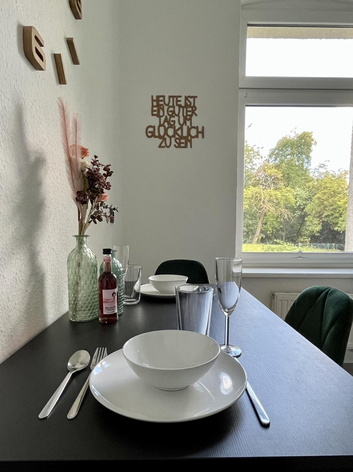 Endless: Studio Mit Netflix + Workstation Im Zentrum Schwerin  Exterior photo